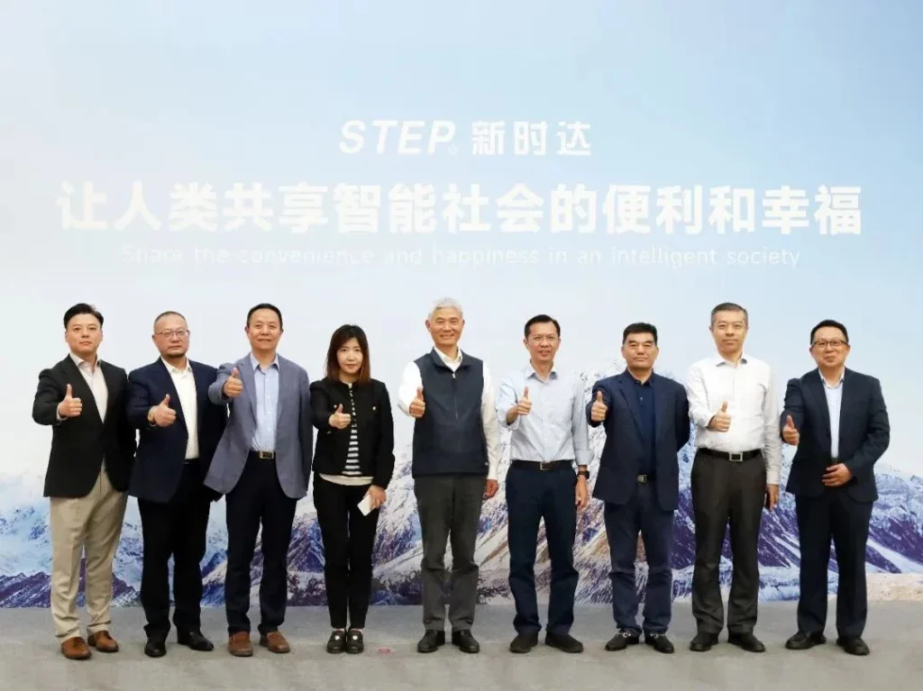 Chủ Tịch Hiệp Hội Công Nghiệp Robot Thượng Hải