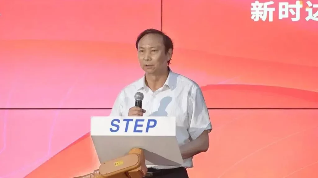 Xuất xưởng 20.000 robot Step